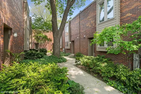 1938 N Larrabee St, Chicago, IL 60614