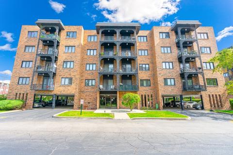 9335 Landings Ln #401, Des Plaines, IL 60016