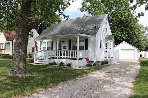 912 N Sangamon Ave, Gibson City, IL 60936