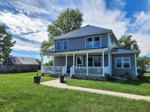 27561 750 East St, Walnut, IL 61376