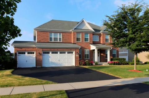 868 Heatherfield Cir, Naperville, IL 60565