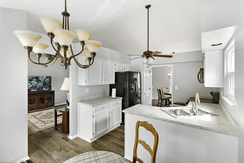 3620 E Fairfax Ct, Aurora, IL 60504 photo 2