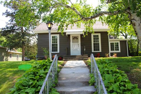 681 Forest Ave, Elgin, IL 60120