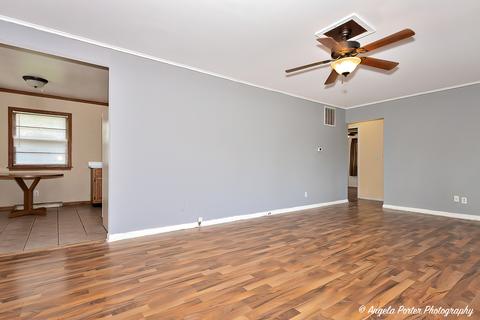 486 Maplewood Dr, Antioch, IL 60002 photo 5