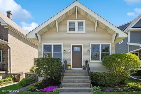 940 Clinton Ave, Oak Park, IL 60304