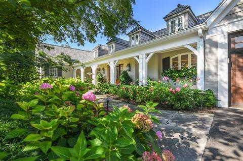 422 Sunset Ridge Rd, Northfield, IL 60093