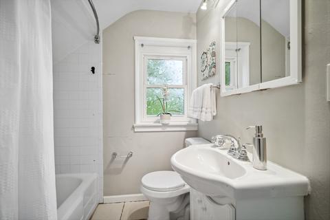 1425 Willow Ave, Des Plaines, IL 60016 photo 9