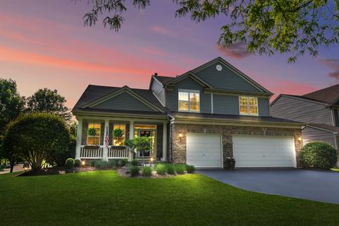 385 Sterling Cir, Cary, IL 60013