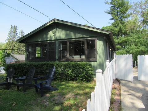 5504 E Lake Shore Dr, Wonder Lake, IL 60097