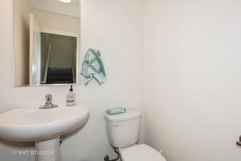 3830 Currant Ln, Elgin, IL 60124 photo 9