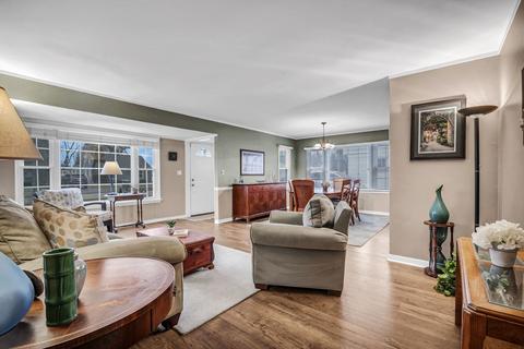 1708 Maple Ave, Northbrook, IL 60062 photo 4