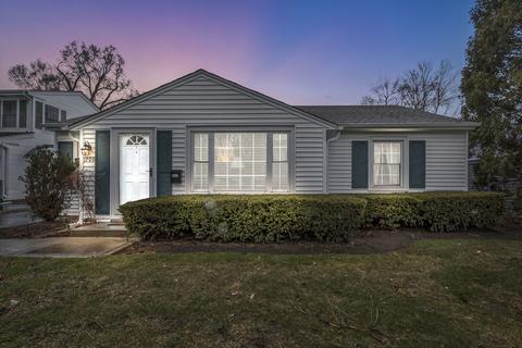 1708 Maple Ave, Northbrook, IL 60062
