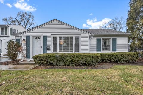 1708 Maple Ave, Northbrook, IL 60062 photo 2