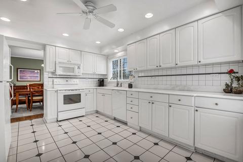 1708 Maple Ave, Northbrook, IL 60062 photo 5