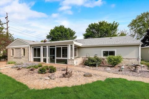 590 W Harrison Rd, Lombard, IL 60148