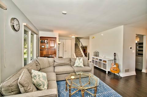 524 Jon Ln, Des Plaines, IL 60016 photo 16