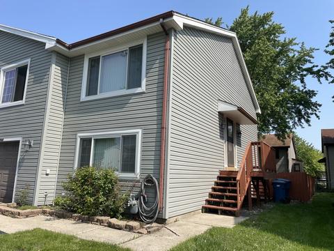2064 Millpond Ln #1, Hanover Park, IL 60133