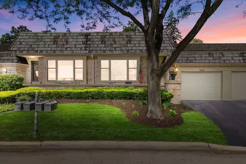 2 S748 Avenue Barbizon, Oak Brook, IL 60523