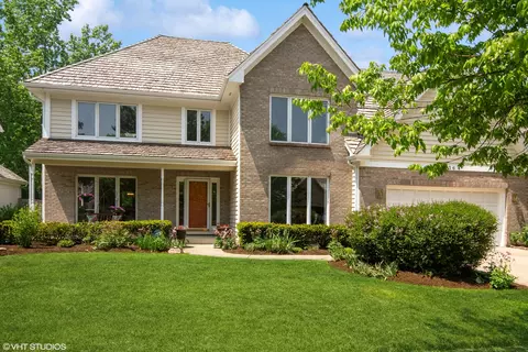 836 Creek Bend Dr, Vernon Hills, IL 60061