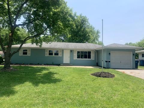 240 Pfitzer Dr, Bradley, IL 60915