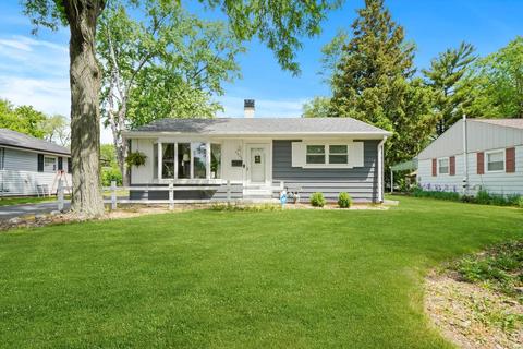 2302 Sigwalt St, Rolling Meadows, IL 60008