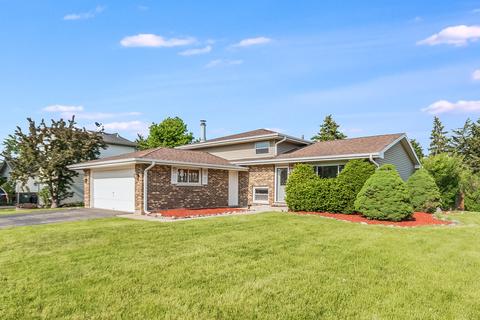 3903 N Galesburg Ave, Arlington Heights, IL 60004