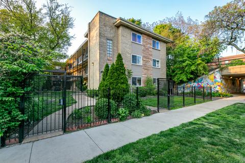 1404 W Estes Ave #3A, Chicago, IL 60626