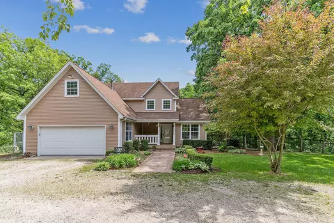 5600 W Bluff Rd, Morris, IL 60450