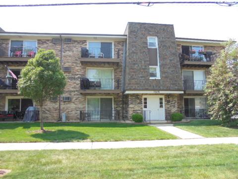 7105 98th St #204, Chicago Ridge, IL 60415
