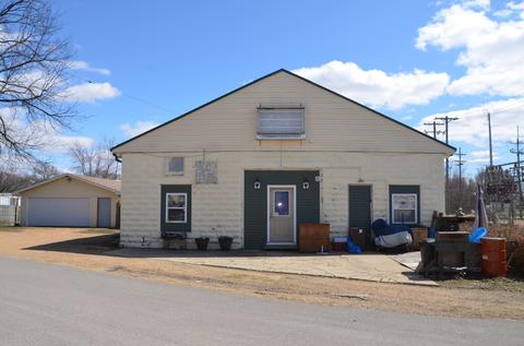 203 E Short St E, Amboy, IL 61310