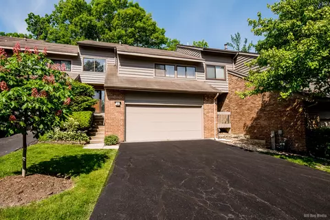 24 Brook Ln, Palos Park, IL 60464