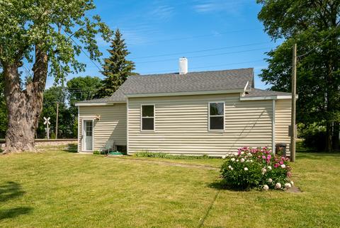 201 E Walnut St, Chatsworth, IL 60921 photo 2