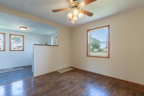 201 E Walnut St, Chatsworth, IL 60921 photo 9