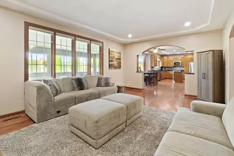 25960 S Castle Gate Dr, Monee, IL 60449 photo 4