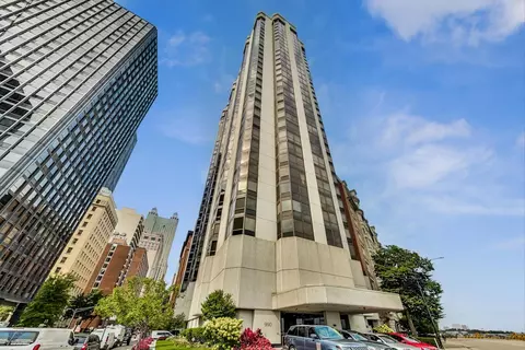 990 N Lake Shore Dr #6D, Chicago, IL 60611