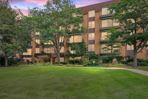 445 N Park Blvd #2J, Glen Ellyn, IL 60137