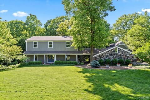 4 N010 Thornapple Rd, Saint Charles, IL 60174