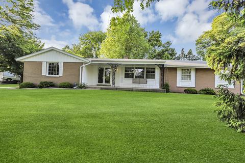 762 Sycamore Ln, Sleepy Hollow, IL 60118
