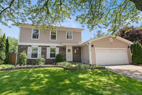 337 Somerset Dr, Streamwood, IL 60107