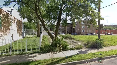 3347 W Gladys Ave, Chicago, IL 60624