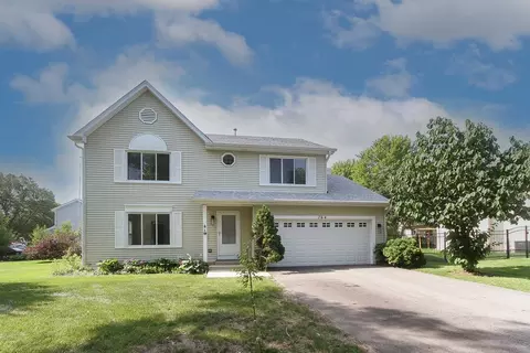 764 Laurel Ln, Cary, IL 60013