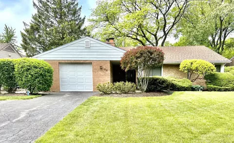 66 Indian Tree Dr, Highland Park, IL 60035