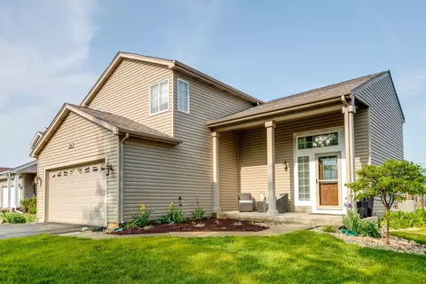 780 Parc Ct, Lake In The Hills, IL 60156