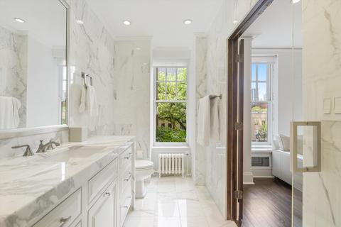 20 E Cedar St #2E, Chicago, IL 60611 photo 27