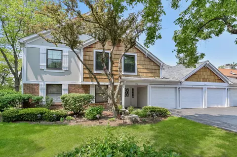 1932 Gresham Cir #A, Wheaton, IL 60189