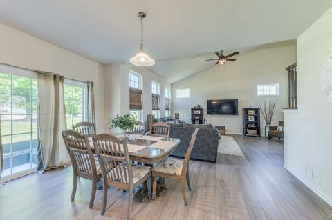 431 E Dekalb Dr, Maple Park, IL 60151 photo 8