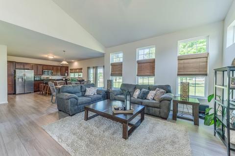 431 E Dekalb Dr, Maple Park, IL 60151 photo 5