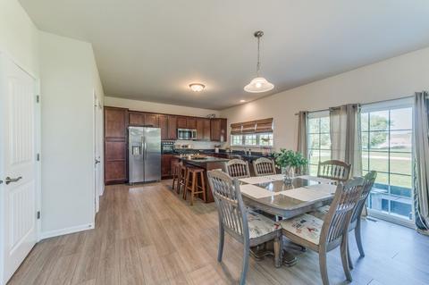 431 E Dekalb Dr, Maple Park, IL 60151 photo 9