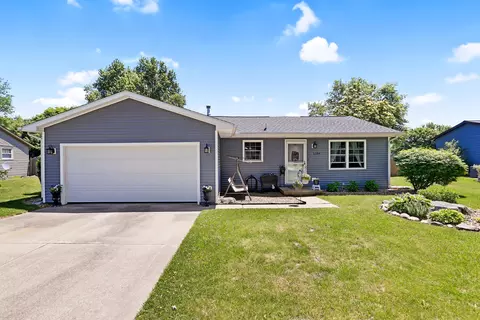 1106 Marietta Dr, Mahomet, IL 61853