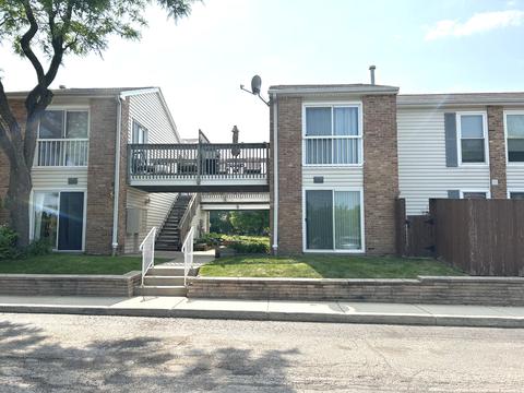 1864 Huntington Blvd #D, Hoffman Estates, IL 60169